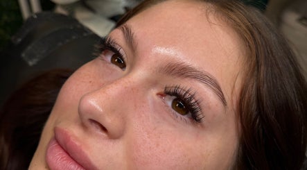 Close-up of volumized lashes at @kas.didmylash, Roy, Utah, US, showcasing expert eyelash extensions.
