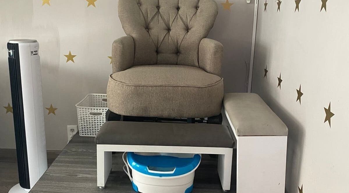 Silla acolchada para pedicure en Cibella Nails, Naucalpan De Juárez, Estado De México, MX.