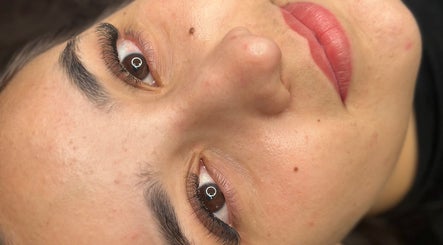 Lash-in image 2