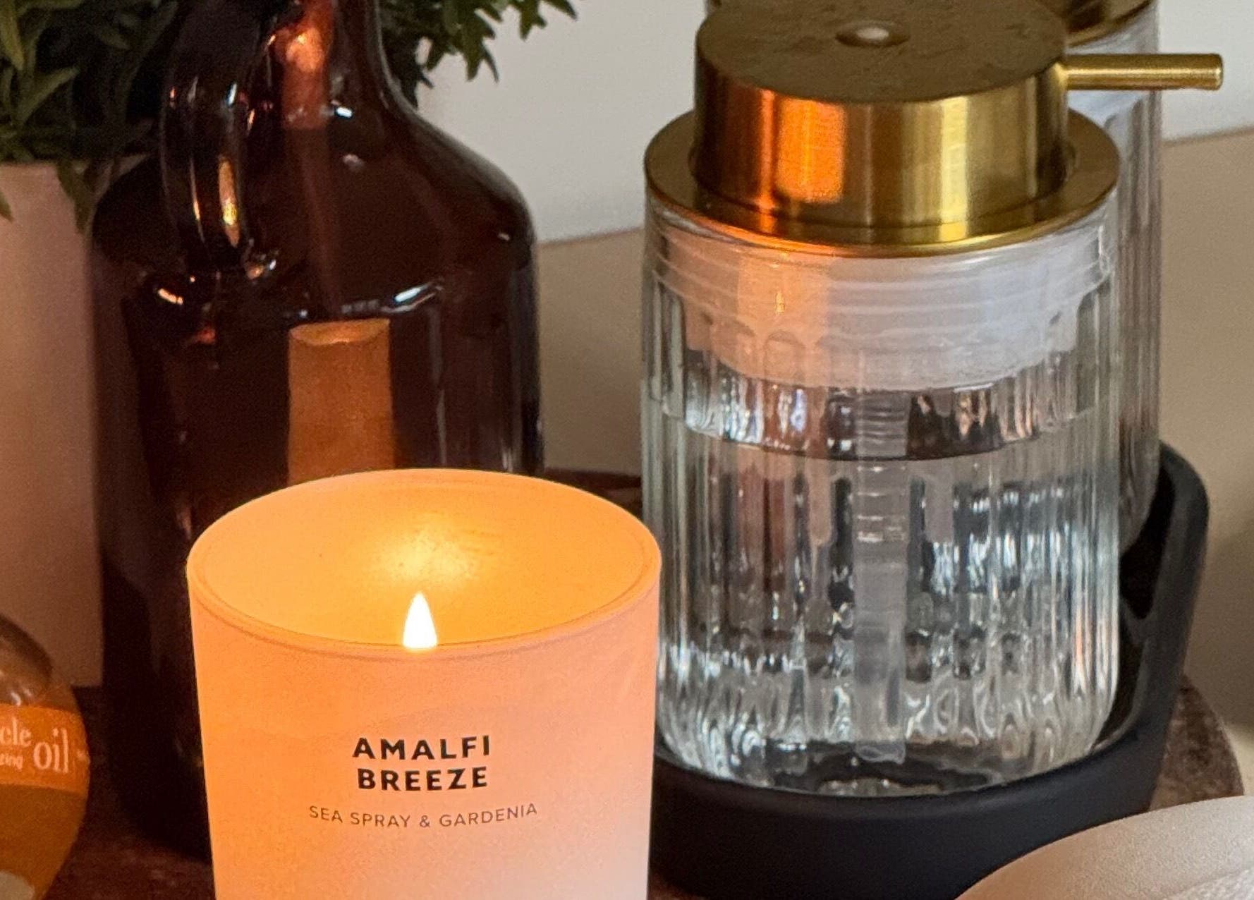 Amalfi Breeze candle and oils at Mano Mona Nails, Bondi Beach, New South Wales, AU enhance a calming ambiance.