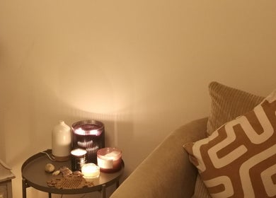 Relaxing candlelit corner at EverLuxe Nails, Bilston, Scotland, GB. Warm ambiance for a soothing experience.