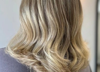Blonde wavy hairstyle at Studio MB Hair, Cowra, New South Wales, AU.