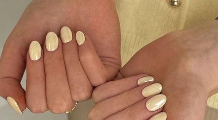 Youmi Nails slika 2