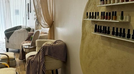 Youmi Nails slika 3