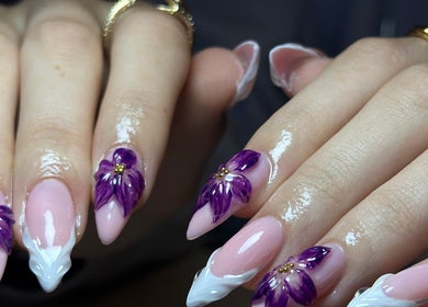 Exquisite floral nail art at Lisa’s Nail Nook, Cape Town, Western Cape, ZA. Experience stunning beauty treatments.