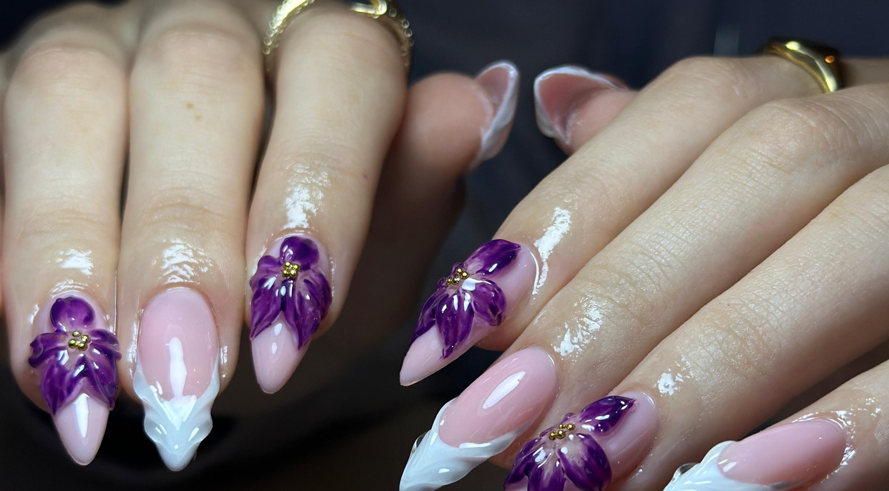 Exquisite floral nail art at Lisa’s Nail Nook, Cape Town, Western Cape, ZA. Experience stunning beauty treatments.