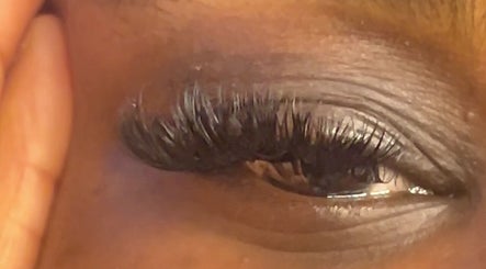 Eden Lashes image 2