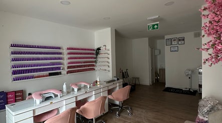 Hyde nails & Co