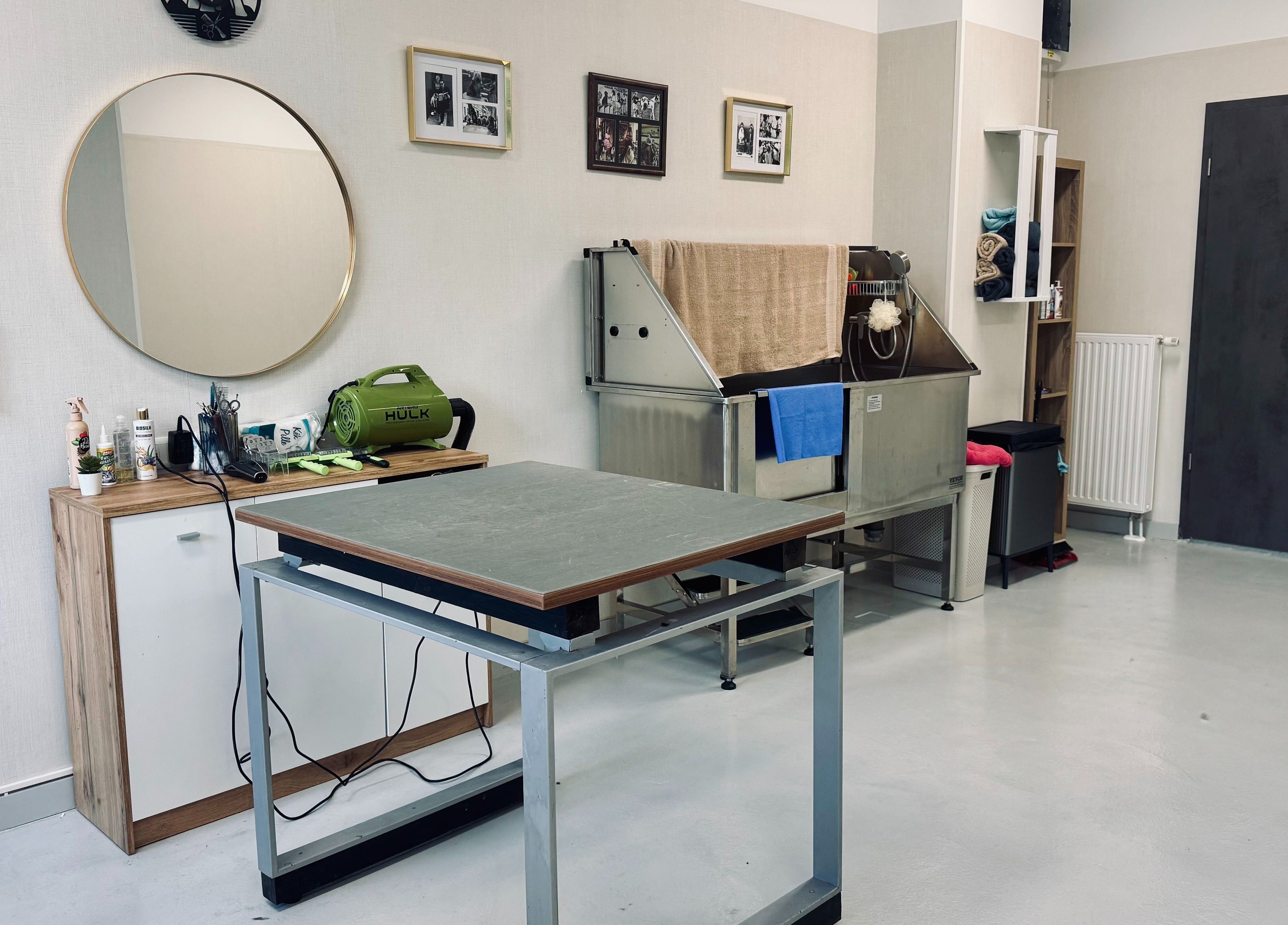 Canine Barber - Kutyakozmetika szalonja Budapesten, modern berendezéssel és kutyamosó állomással.