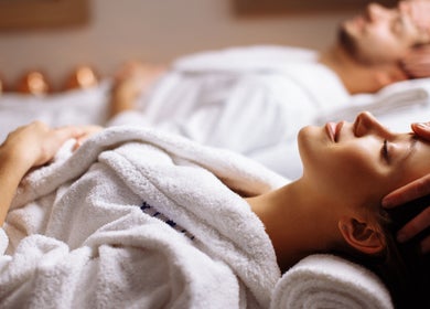Relaxing couple's massage at Blissful Bay Inc. in Schaumburg, Illinois, US. Experience ultimate relaxation.