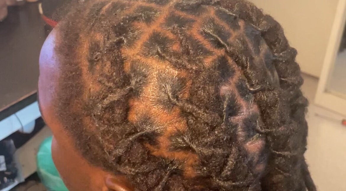 Detailed cornrow braids style at Twistsby.Glo in Fredrikstad, Østfold, NO. Perfect for showcasing elaborate hair designs.