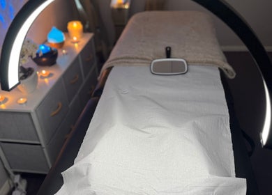 Serenity Lash & Brows in Farnham, England, GB offers a tranquil treatment room with ambient lighting and candles.