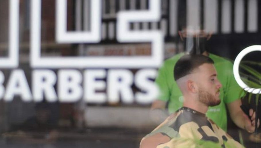 Client receiving a haircut at Hustle Barbers, Chesterfield, England, GB.