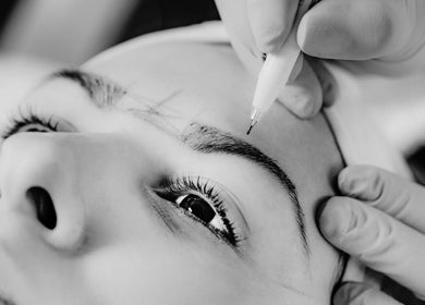 Soin des sourcils chez BNK Institut à Bois-guillaume, Normandie, FR. Expertise et précision.