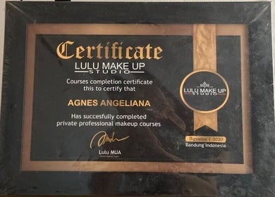 Sertifikat kursus makeup profesional di AgnesnazMakeup, Jawa Barat, Jawa Barat, ID.