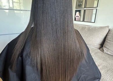 Cabello alisado perfectamente en Kyn -Alisados en Paris, Neuilly-sur-marne, Île-de-france, FR.