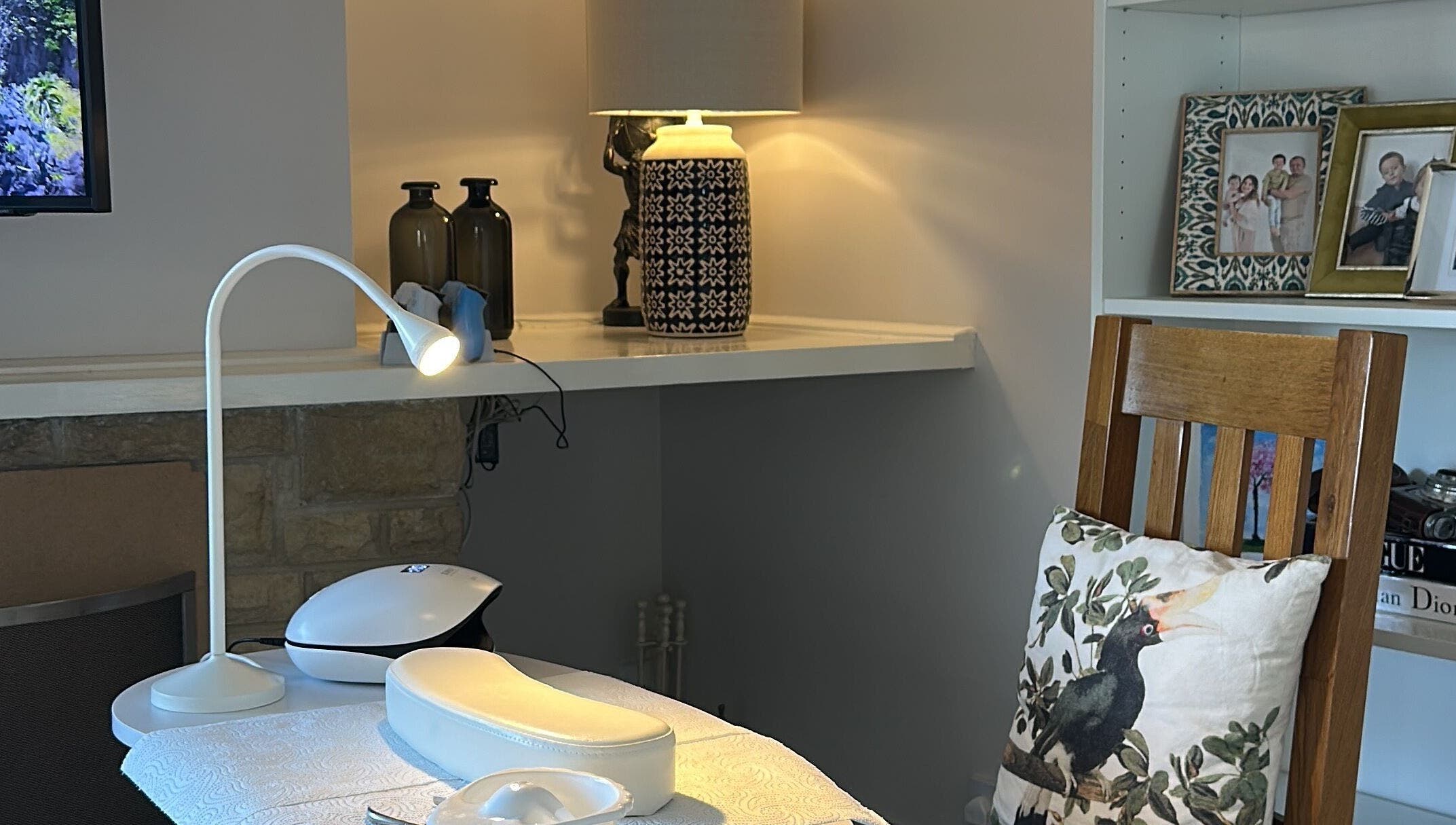 Serene nail station at Biriznailbar, Bournemouth, England, GB with elegant decor and ambient lighting.