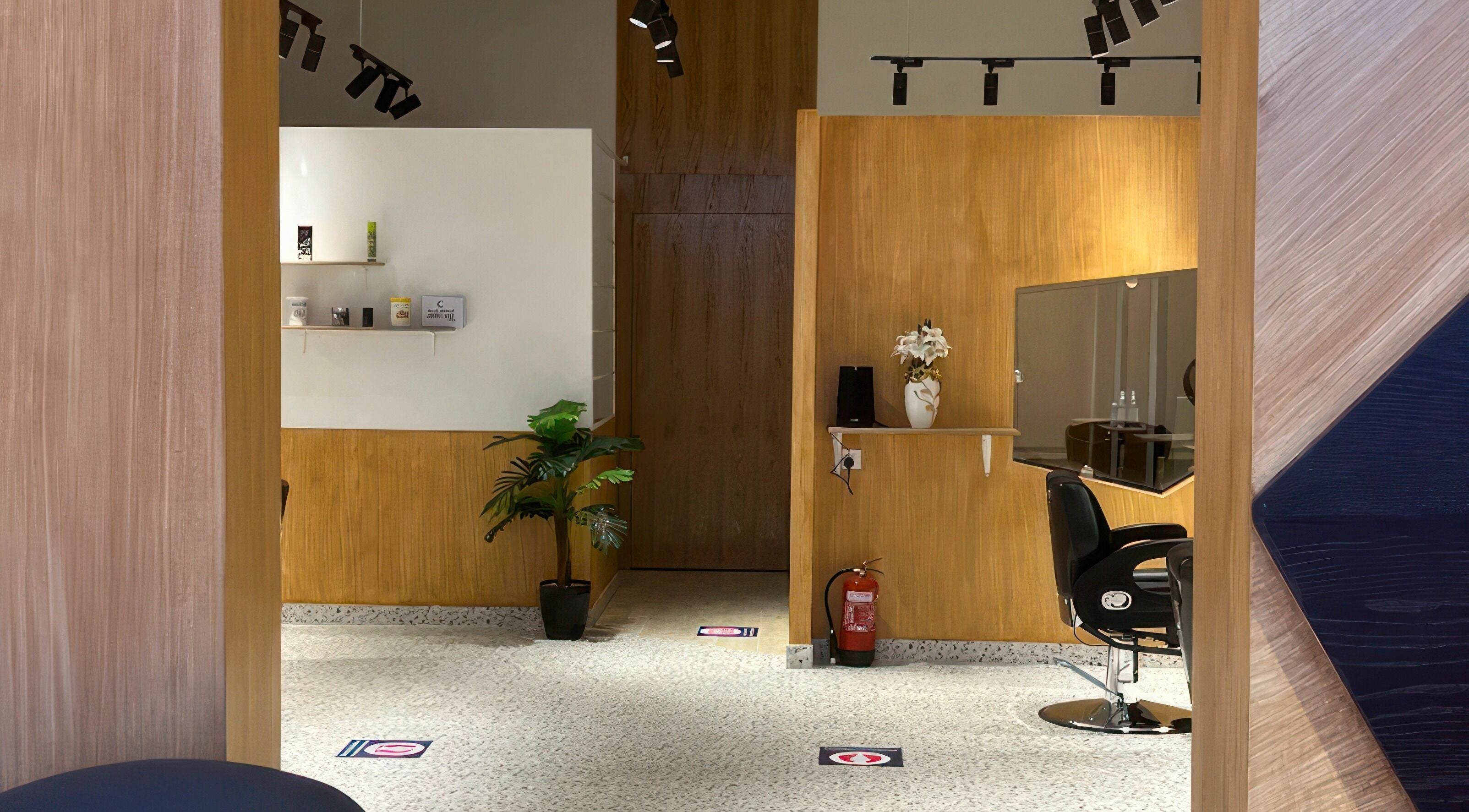 الداخل الأنيق لمتجر 4D Barbershop في الرياض، منطقة الرياض، المملكة العربية السعودية.