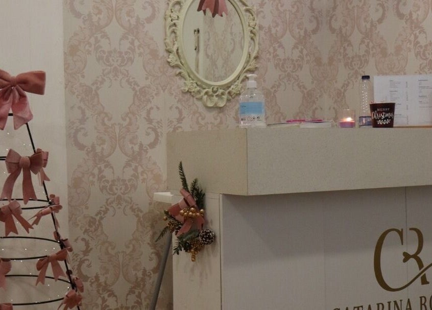 Recepção festiva da Catarina Rocha Estética, Braga, Braga, PT com decoração natalina elegante.