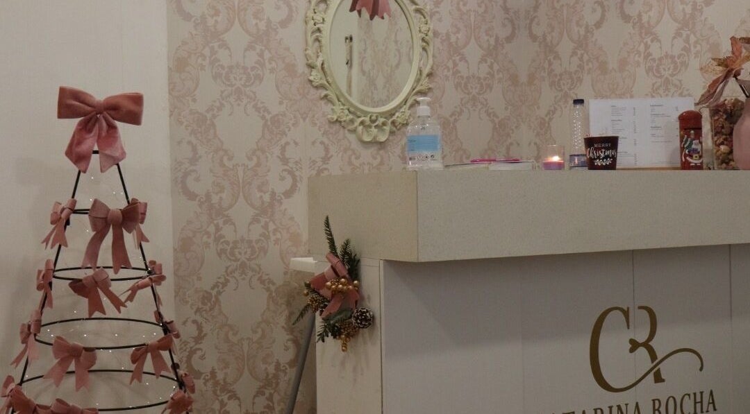 Recepção festiva da Catarina Rocha Estética, Braga, Braga, PT com decoração natalina elegante.