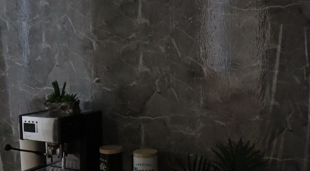 Máquina de café moderna na Catarina Rocha Estética, Braga, Braga, PT, em ambiente sofisticado.