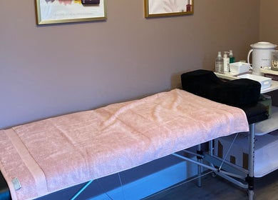 Therapy bed in Nu Nails And Beauty, Hemel Hempstead, England, GB, ready for relaxing treatments.