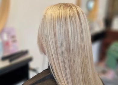 Fresh blonde hairstyle at Hairbyanna, Limerick, County Clare, IE. Perfect shine and styling in a chic setting.