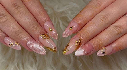 Leila Tunno Nails