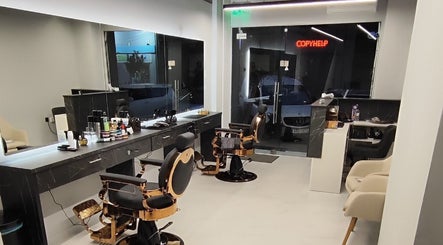 King's Throne Barbershop Kavala obrázek 3