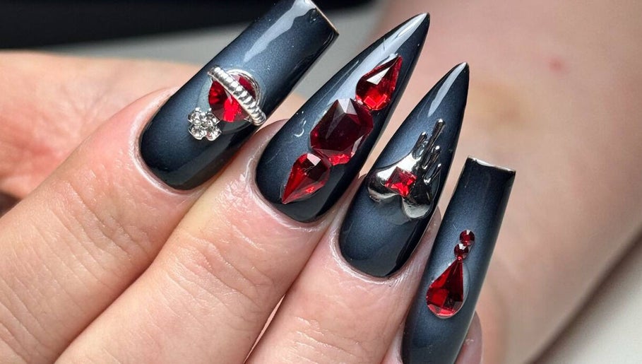 Phoenix Nail Artistry image 1