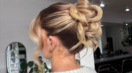 Hair By Holly Ockwell