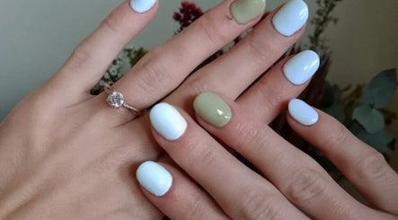 Stylish pastel nails featuring a silver ring at Hello Sunshine Beauty and Nails, Pietermaritzburg, Kwazulu-natal, ZA.