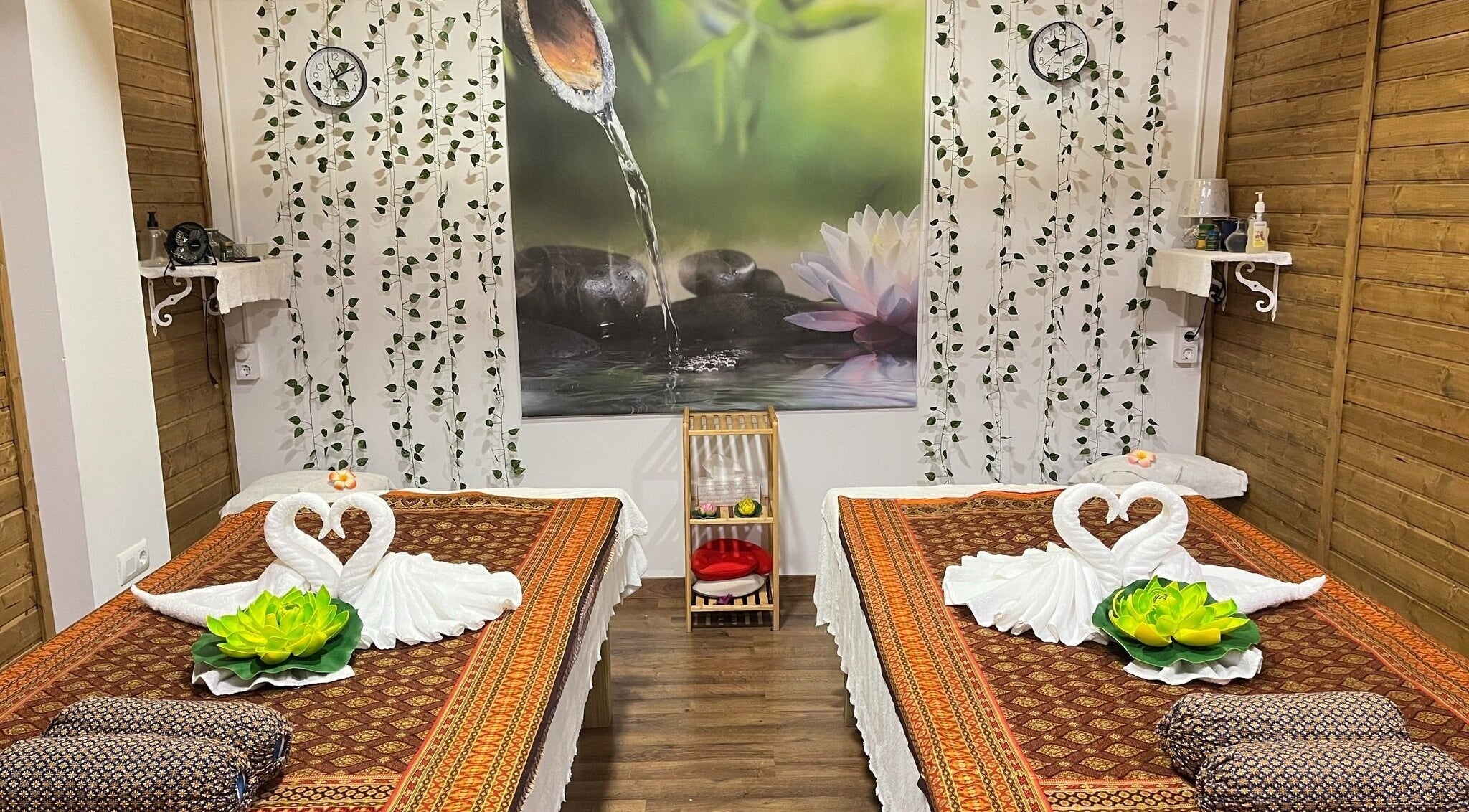 Serene massage room at Hong Thai Massage Altea, Altea, Comunidad Valenciana, ES featuring elegant decor.