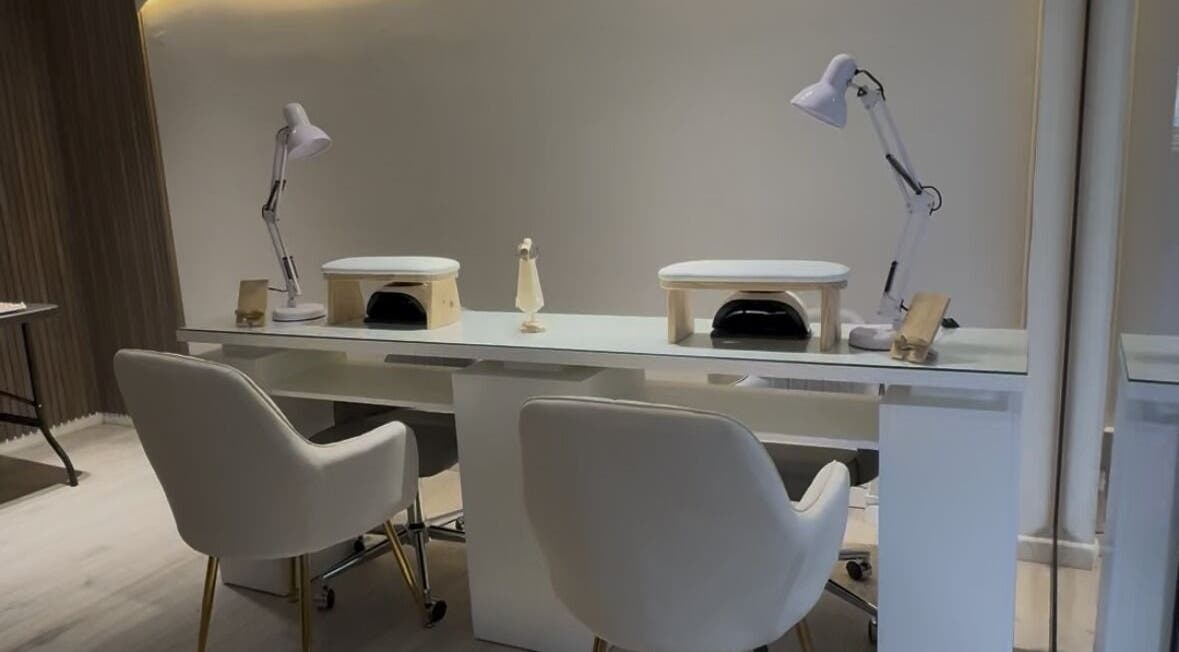 Estación de manicura moderna en CMBeauty, La Reina, Región Metropolitana, CL.