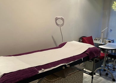 Relaxing treatment room at Delight Laser Spa, New Barnet, England, GB.
