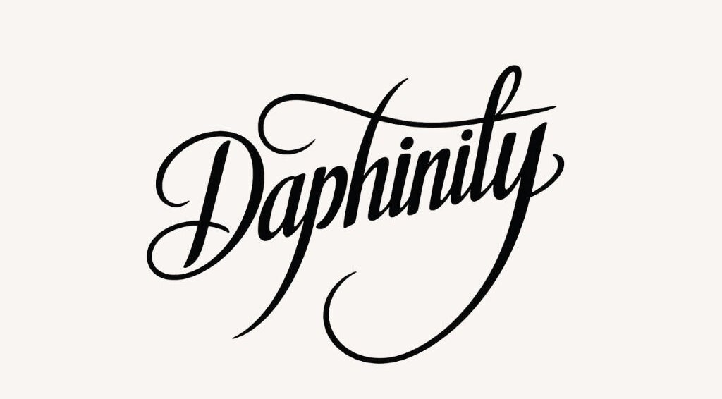 Logo élégant de Daphinity à Serris, Île-de-France, FR en typographie cursive.