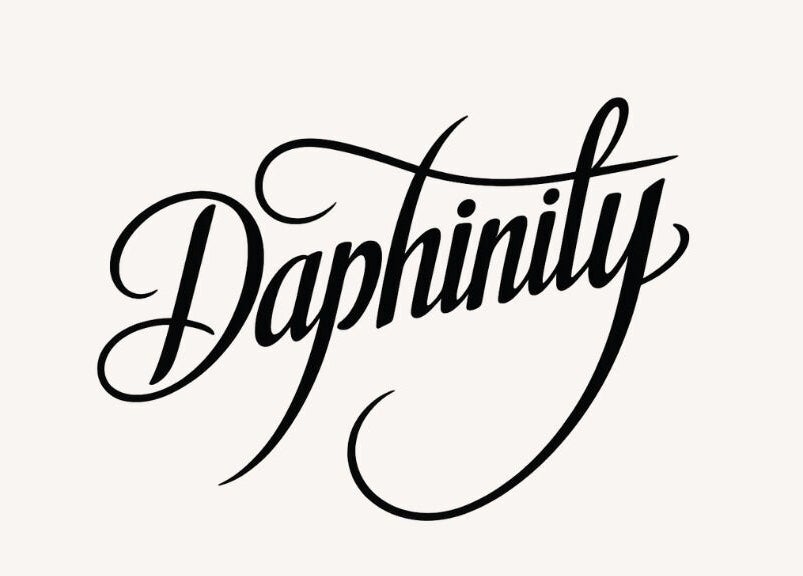 Logo élégant de Daphinity à Serris, Île-de-france, FR, évoquant beauté et bien-être.