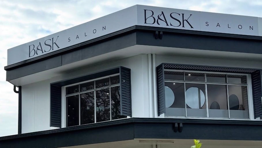 Exterior of Hair with Amiee in Manoora, Queensland, AU showcasing sleek design.