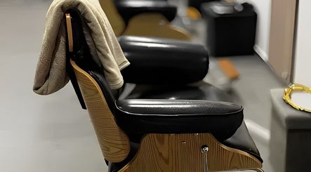 Cadeira de salão no LOMA clinic & Beauty hair spa em Torres Vedras, Lisboa, PT, pronta para clientes.