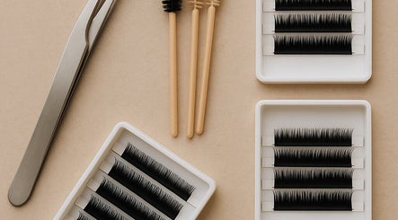 Eyelash extensions tools and trays at Refined by Leah, Manchester, England, GB.