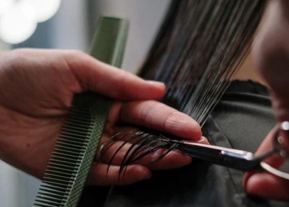 Corte profissional no Dayse Marinho Fios Design, Coimbra, Coimbra, PT.