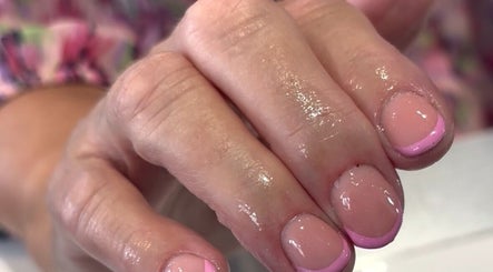 RW Nails image 2