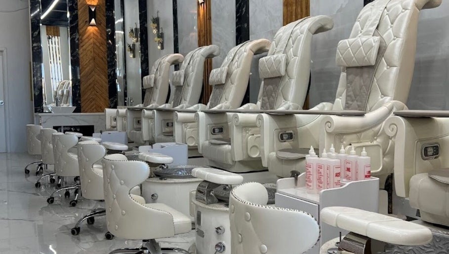 THE NAIL BAR image 1