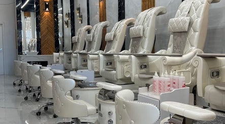 THE NAIL BAR