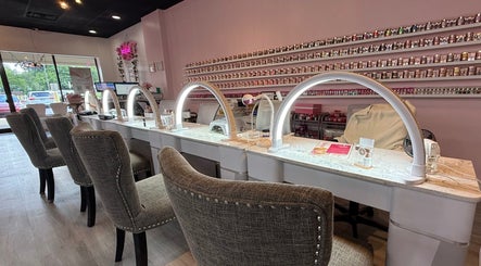 Nailholix Dublin Nail Lounge