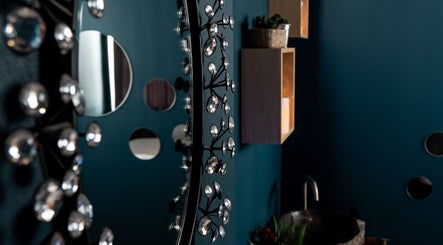 Vainaiki Nail’s & Beauty image 2