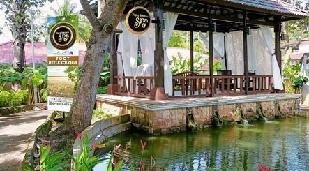 Yoyoy Kamphora Spa / Port Dickson