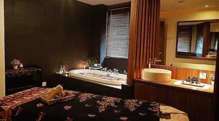 Luxury spa room at Yoyoy Kamphora Spa @ Thistle Port Dickson Resort, Port Dickson, Negeri Sembilan, MY.