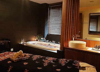 Relaxing spa room at Yoyoy Kamphora Spa @ Thistle Port Dickson Resort (Santai Spa), Port Dickson, Negeri Sembilan, MY.