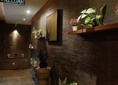 Tranquil corridor at Yoyoy Kamphora Spa @ Thistle Port Dickson Resort. Port Dickson, Negeri Sembilan, MY.